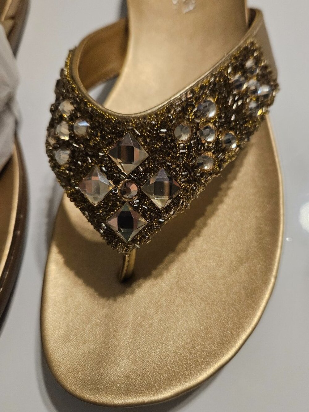 Kennith Cole Reaction Champagne Glamathon Flat Sandals Size 8.5